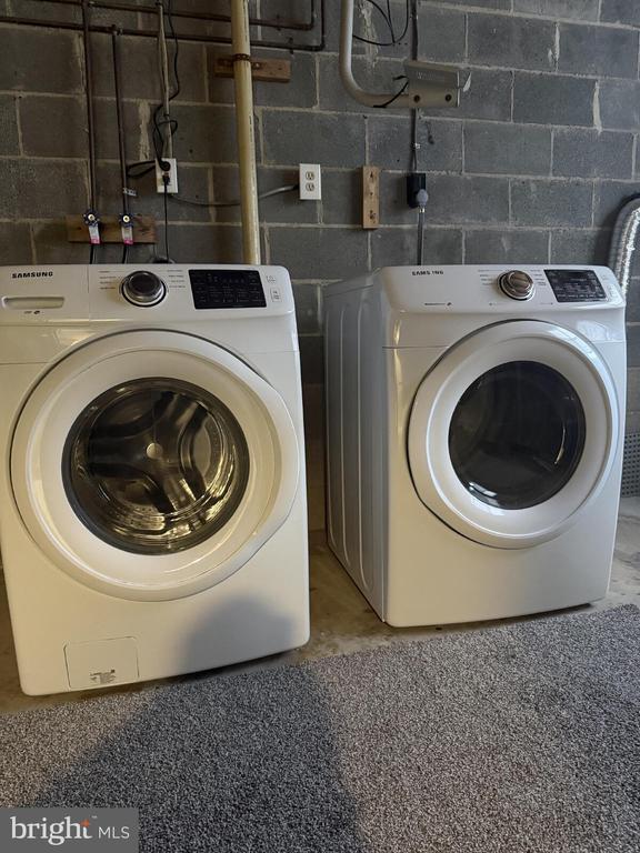 Building Photo - 5 Bohn Ct