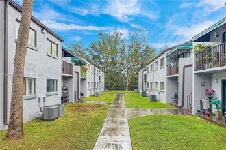 Building Photo - 7411 SW 152nd Ave