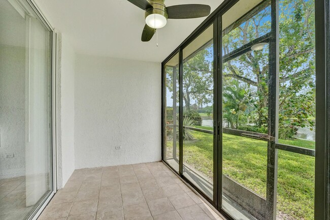 Building Photo - 3750 Inverrary Dr