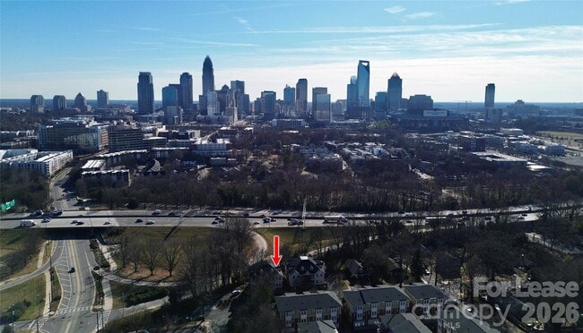 Building Photo - 105 S Summit Ave