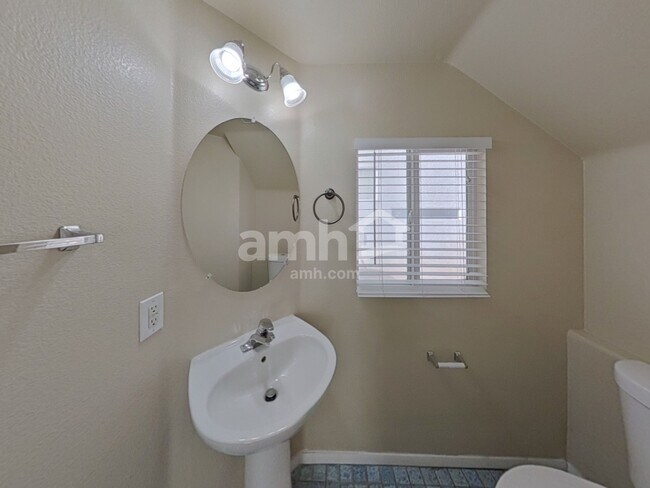 Building Photo - 1752 Quartz Landing Ave