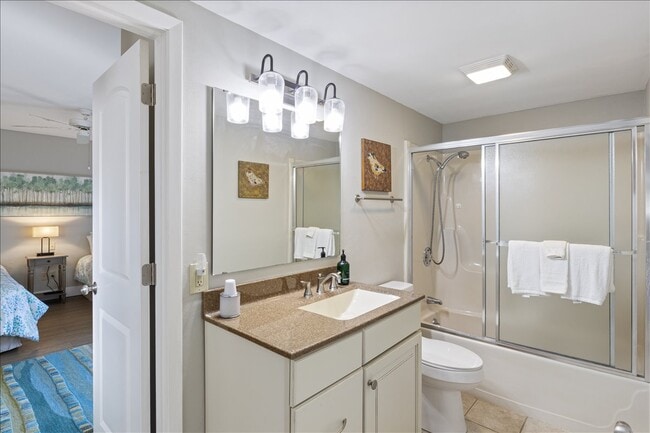 Building Photo - 415 Staniel Cay Dr