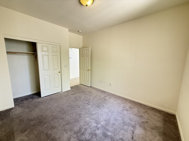 Building Photo - 324 Sea Rim Ave