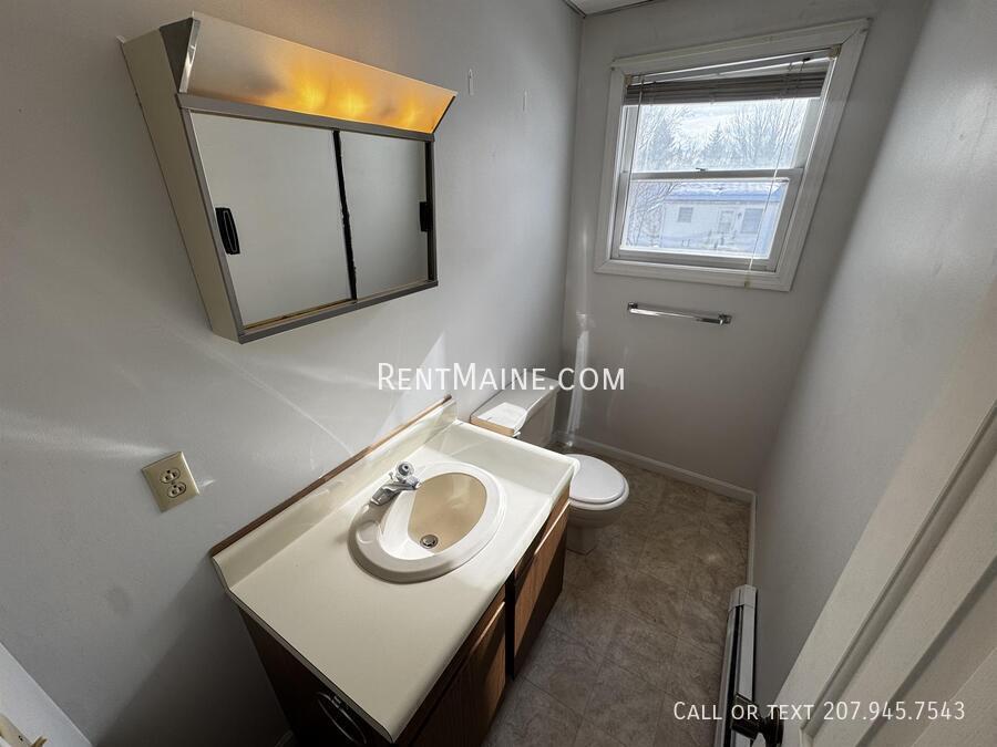 Building Photo - 15 Kennebec Rd