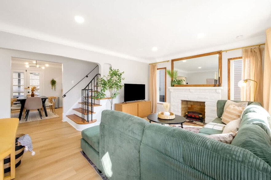 Building Photo - 6059 Maplecliff Dr