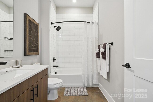 Building Photo - 110 Razades Wy