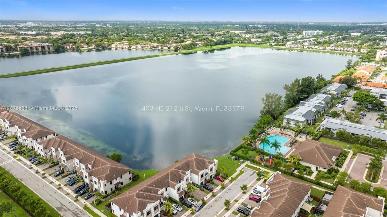 Building Photo - 403 NE 212th St