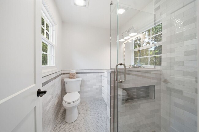 Building Photo - 6807 Rhode Island Trail