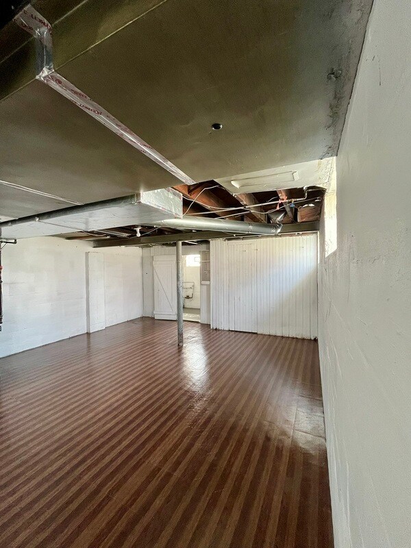 Building Photo - 162 Labadie St