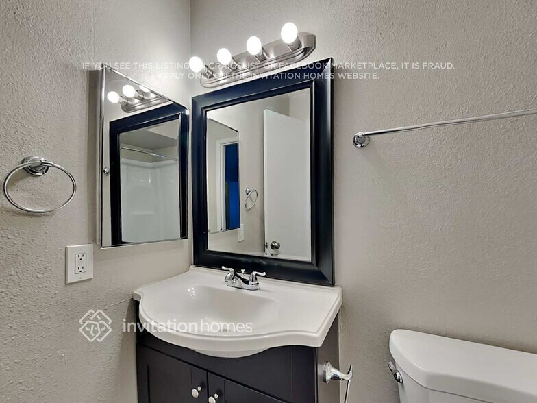 Building Photo - 4029 E Alta Vista Rd