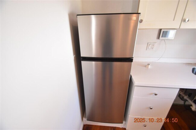 Building Photo - 4520 Burlington Ave N