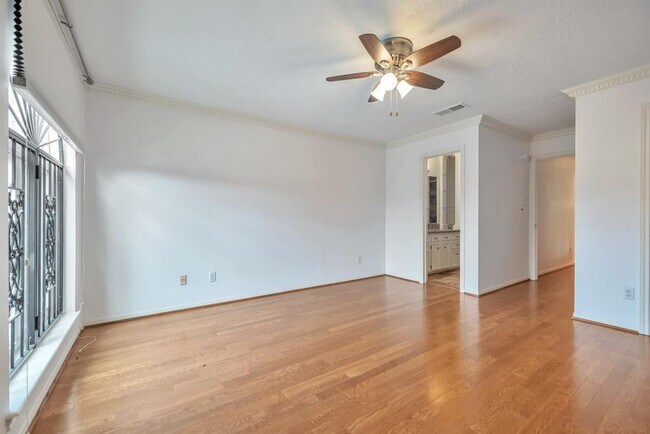 Building Photo - 4063 Breakwood Dr
