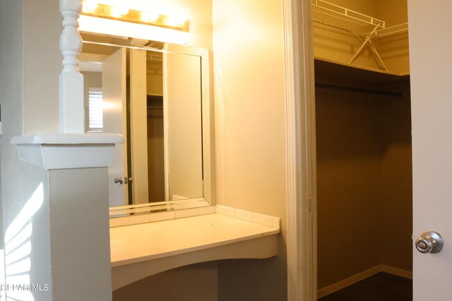 Building Photo - 6704 La Cadena Dr