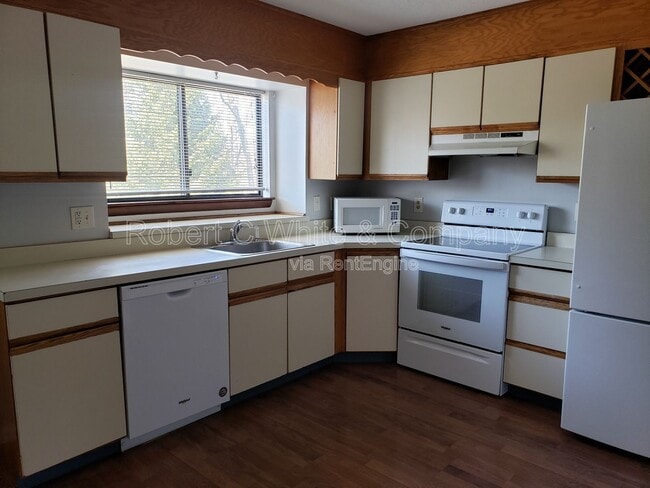 Building Photo - 174-176 Oakland St