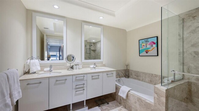 Building Photo - 1350 Main St