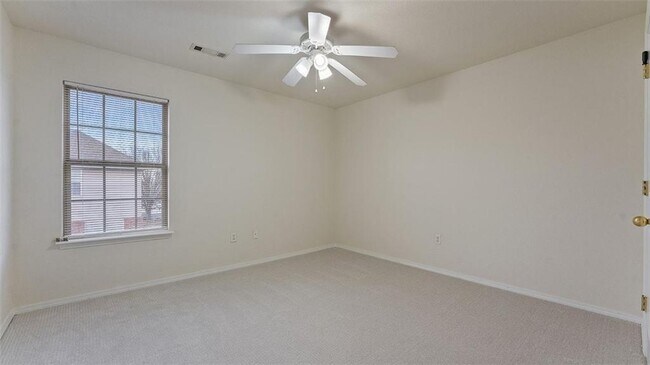 Building Photo - 3000 SW Windrift Ave