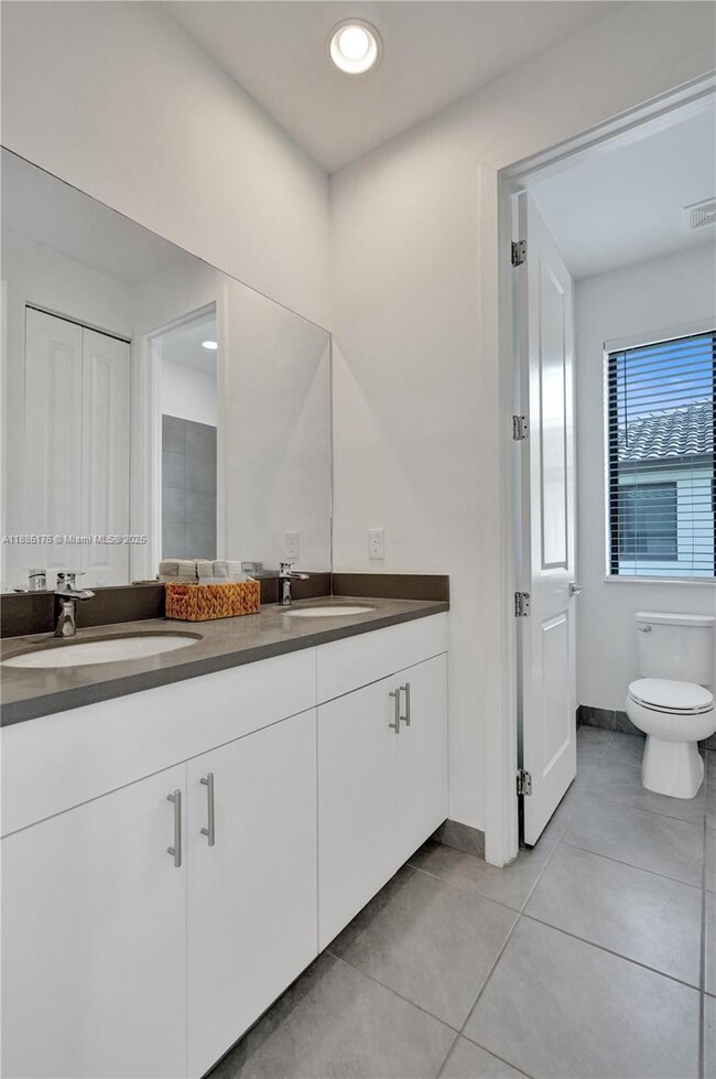 Building Photo - 13145 Addilyn Ct