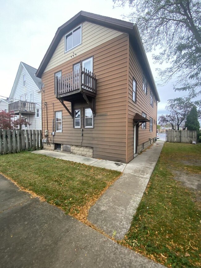Building Photo - 1349-1351 S 71st St. (Duplex)