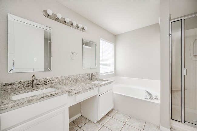 Building Photo - 8106 Longdraw Dr