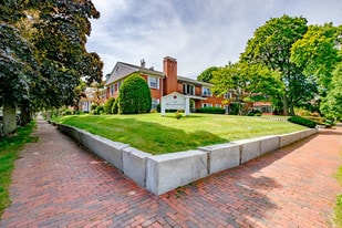 Building Photo - 175 Pine St