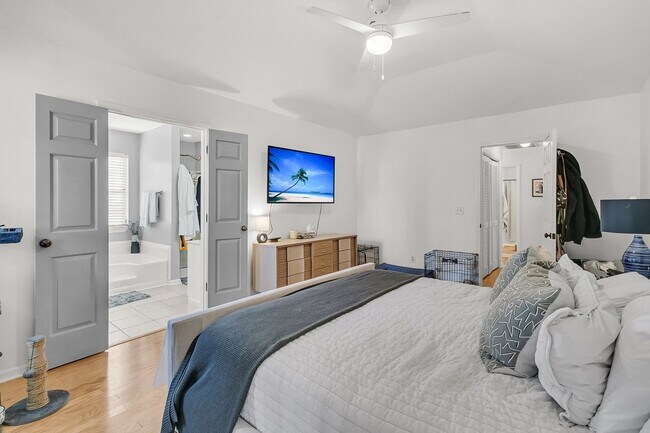 Building Photo - Charming 3 Bedroom, 2 Bath Home off of Longpoint in Mount Pleasant!