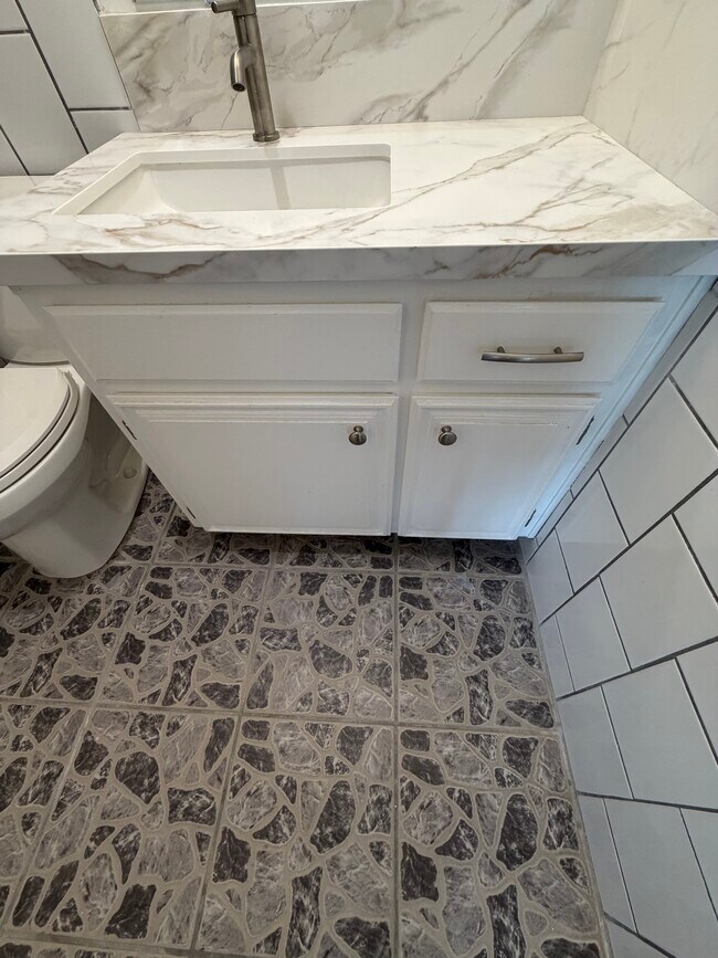 Building Photo - 540 Hawthorn St