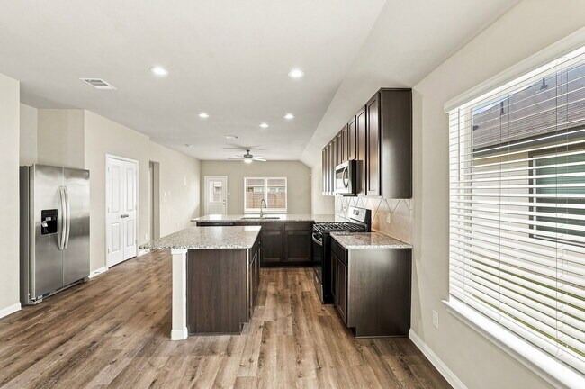 Building Photo - 5323 Brooklyn Rose Dr