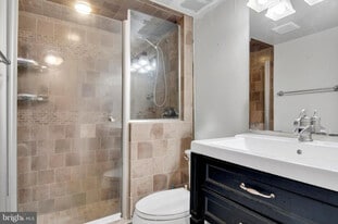 Building Photo - 13907 Grove Ct