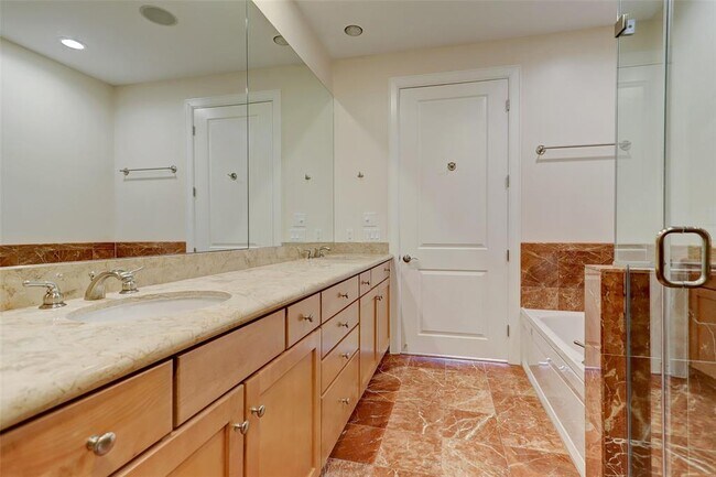 Building Photo - 2211 Briarglen Dr
