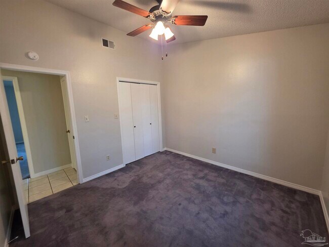 Building Photo - 824 Lavon Dr