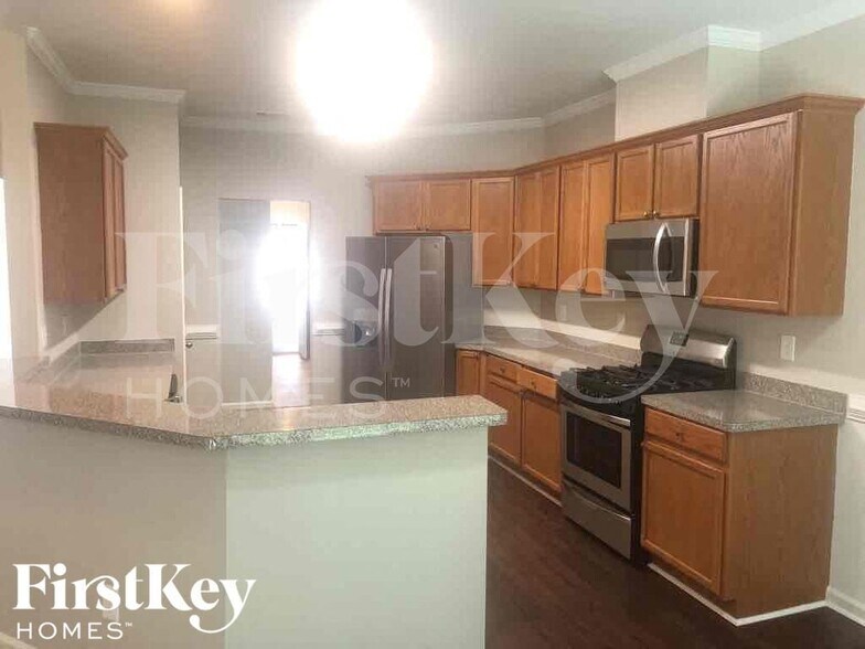 Building Photo - 1401 Aramore Dr SE