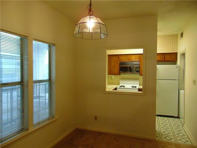 Building Photo - 3115 Tom Green St