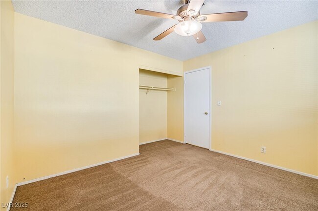 Building Photo - 203 Cimarron Ct