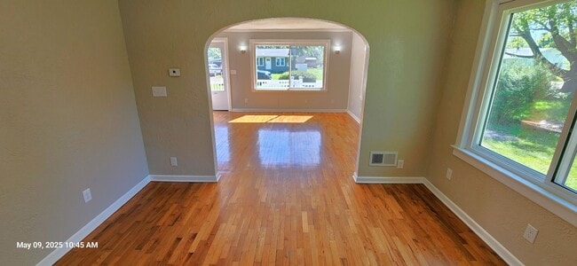 Building Photo - Beautiful updated home in desirable Perry, KS