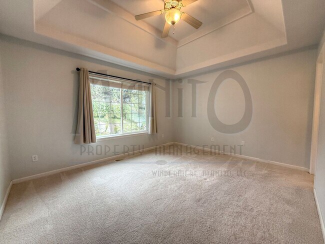 Building Photo - Spacious Eagle Ridge Home