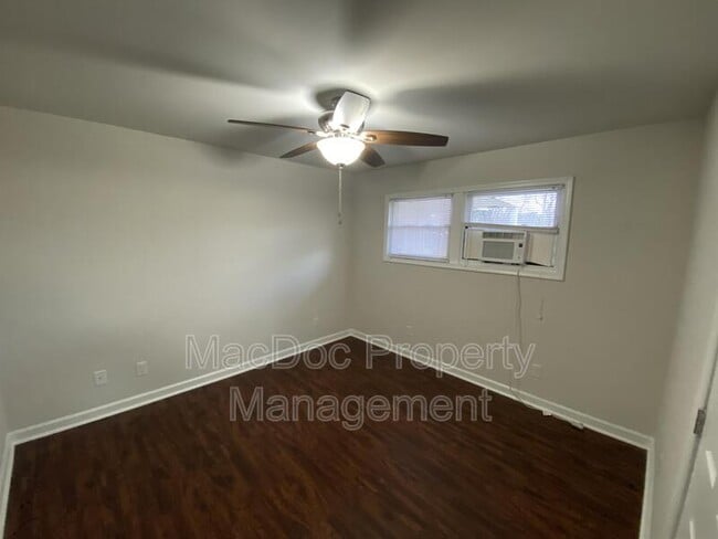 Building Photo - 1012 Julian Dr