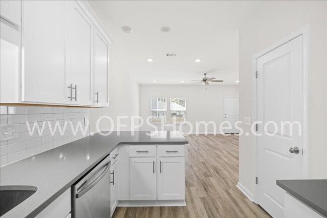 Building Photo - Home in the heart of Niceville