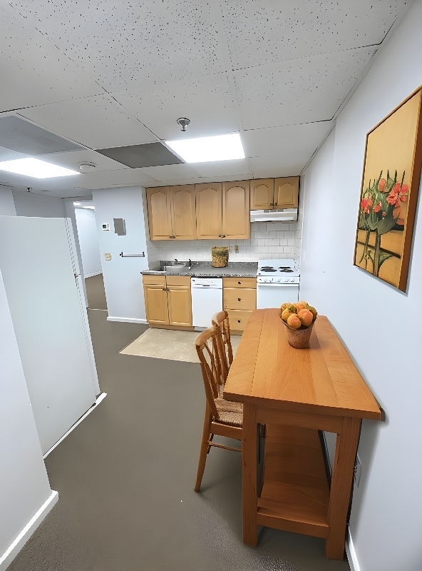 Building Photo - 475 Commonwealth Ave