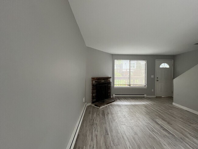 Building Photo - 4911 SW Beaverton Hillsdale Hwy