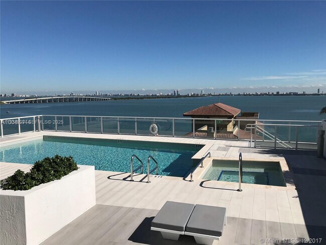 Building Photo - 601 NE 27th St