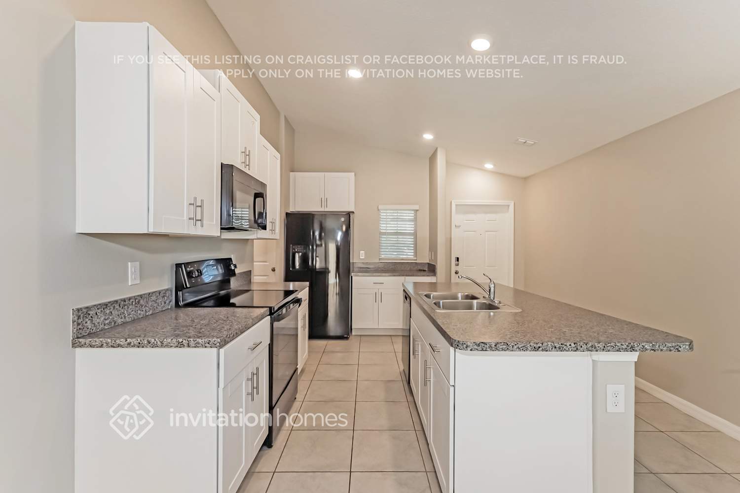 Building Photo - 15604 Greenleaf Bay St