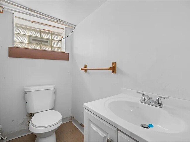 Building Photo - Renovated 3 Bedroom Home with 2 Baths