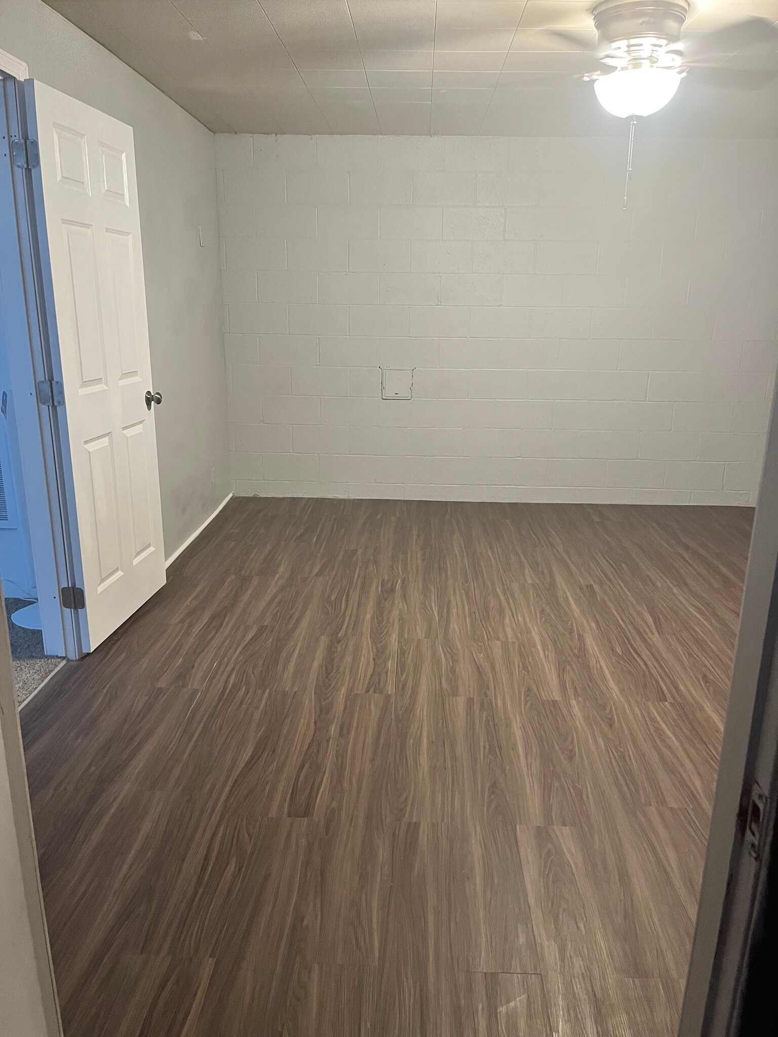 Room 3 bottom floor - 600 Terry St