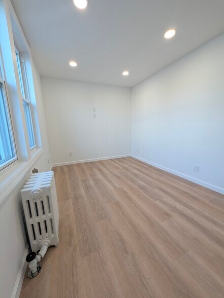 Building Photo - 13323 114th St