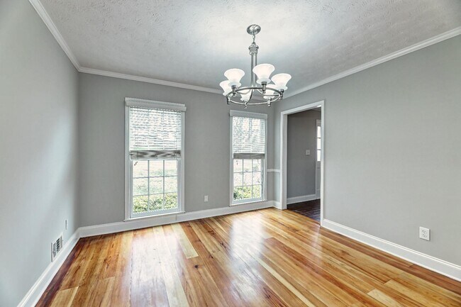 Building Photo - 4843 McPherson Dr NE