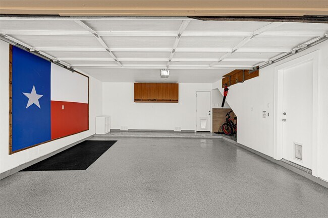 Building Photo - 1107 W 21st St