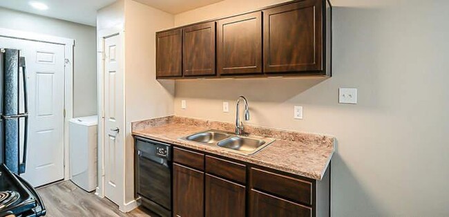 Building Photo - 2 bedroom in Houston TX 77044