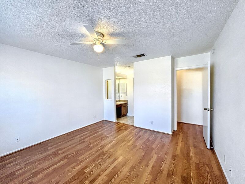 Building Photo - 1405B Braker Ln
