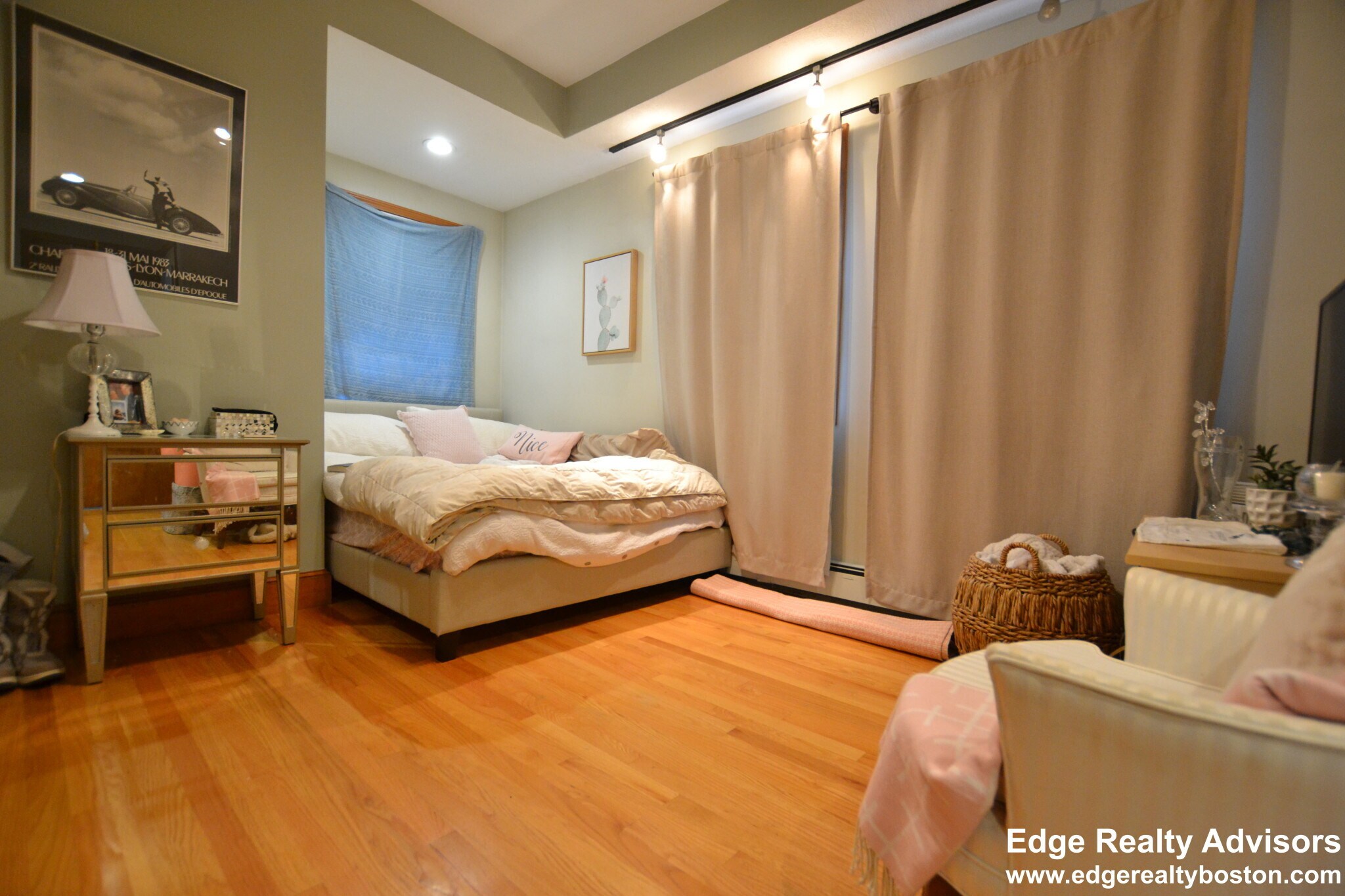 Building Photo - 77 Easton St