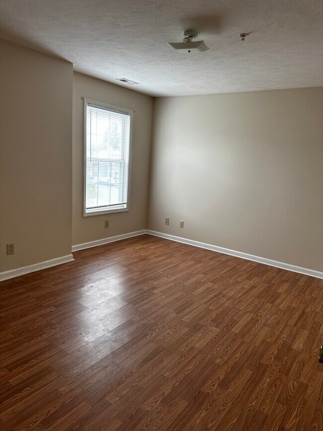 Building Photo - 241 Waterdown Dr